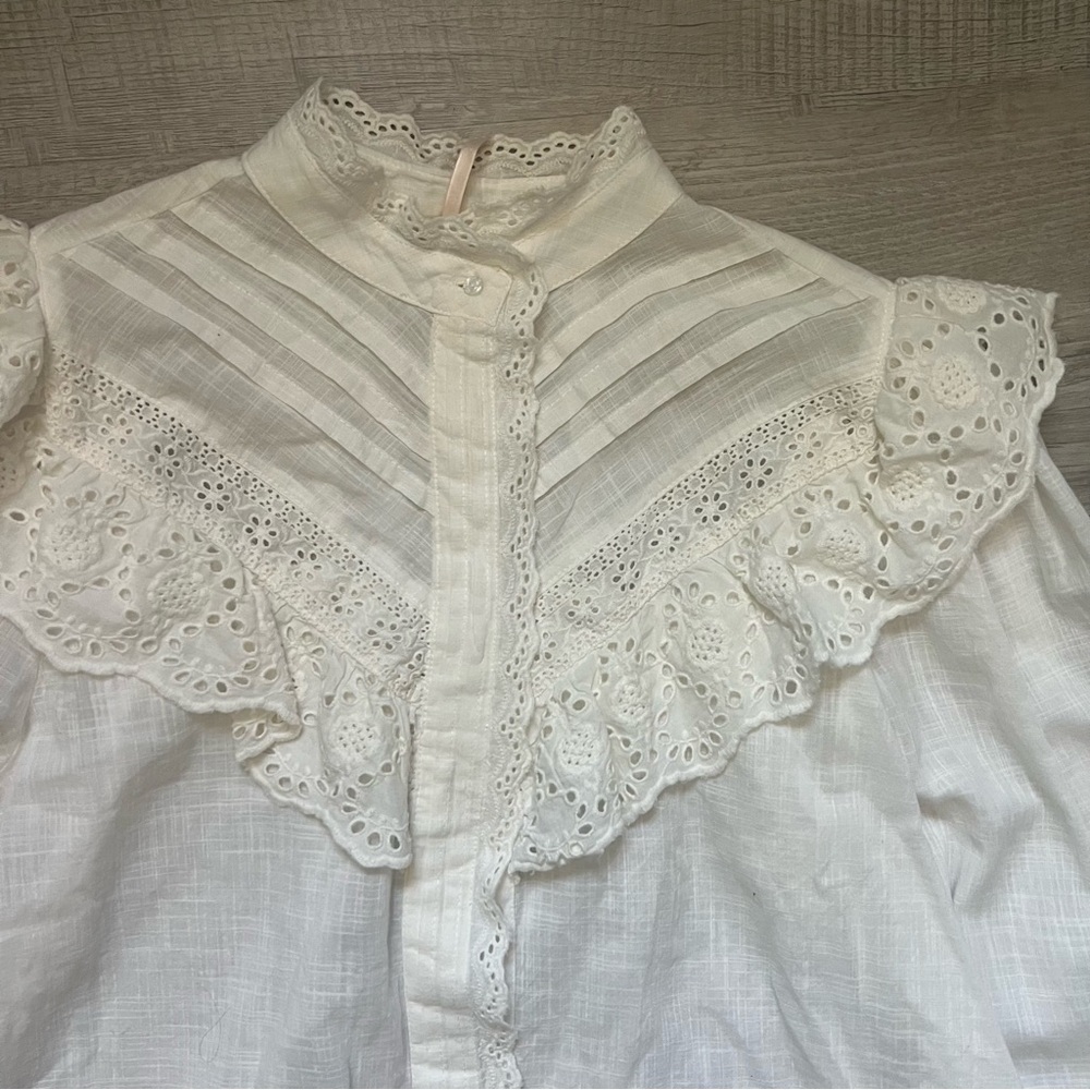 FREE PEOPLE Hit The Road Buttondown White Ruffled Long Sleeve Blouse Size Small - Picture 10 of 16